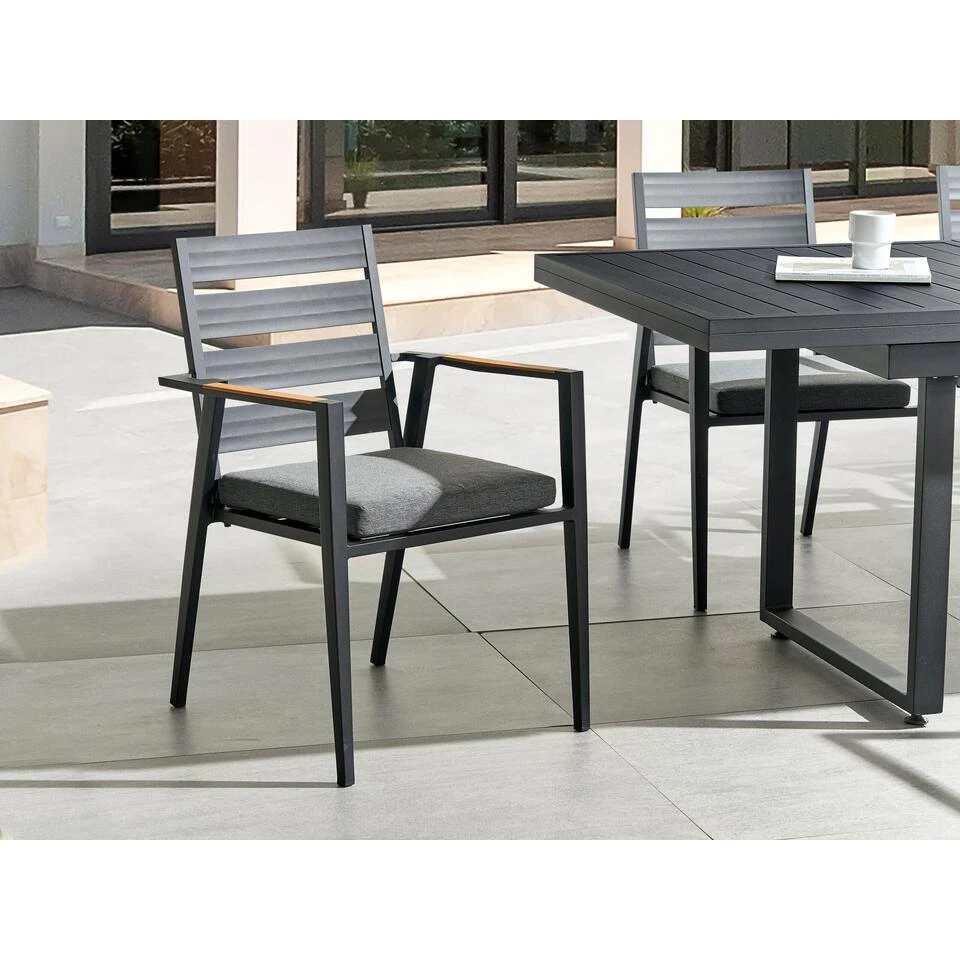 Beliani Tuinstoel TAVIANO - Zwart Aluminium 6 Beliani Tuinstoel TAVIANO - Zwart Aluminium - Afbeelding 4